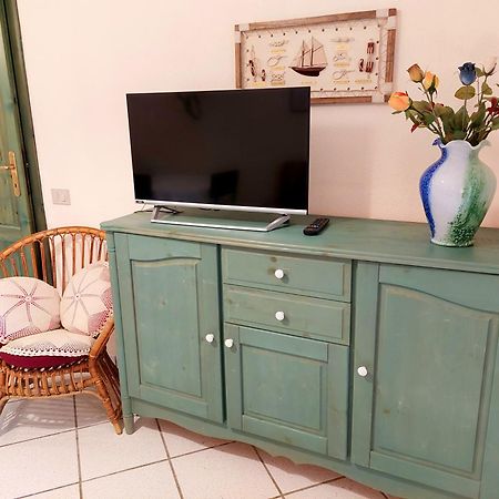 Appartamento La Casa Di Annita Tanaunella Camera foto